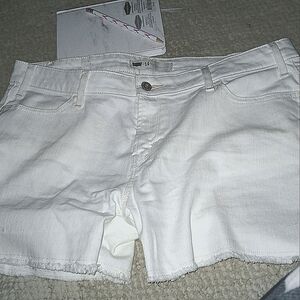 🩳 Lee White Denim Shorts 🩳